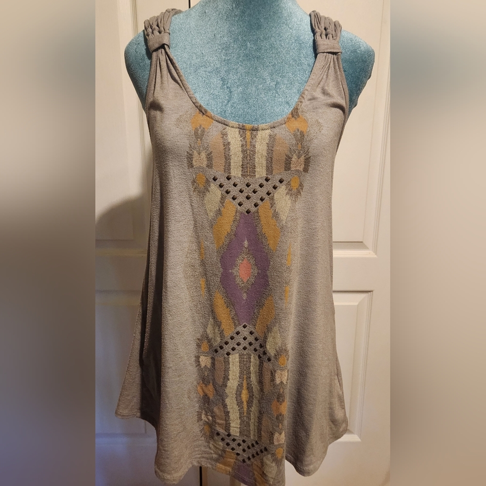 Jessica Simpson Gray Graphic Sleeveless Tank Top